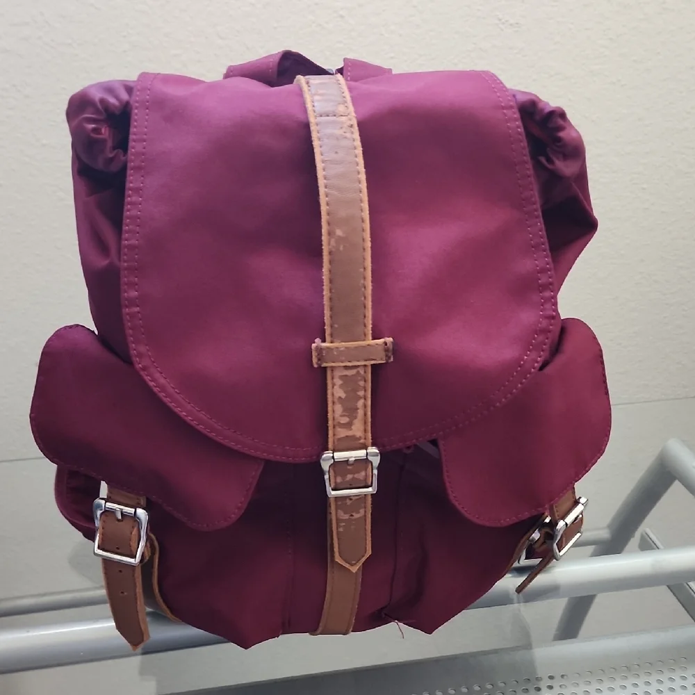 Herschel Maroon Backpack with Tan Straps - Picture 4 of 12